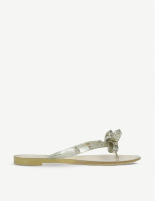 Rockstud flat hot sale rubber sandal