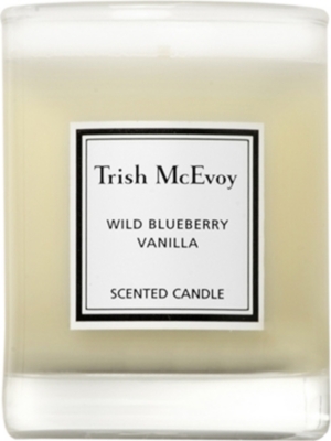 TRISH MCEVOY Wild Blueberry Vanilla Scented Candle – 56g⁄2 oz