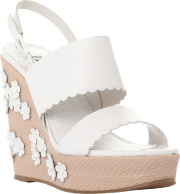 white dune wedges