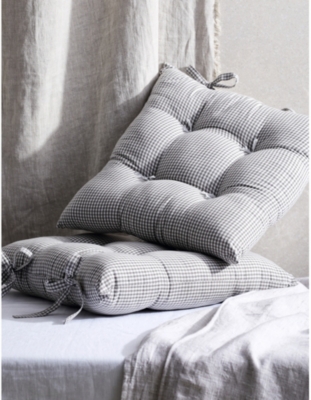 THE WHITE COMPANY Gingham tufted seat pad 44x44cm Selfridges