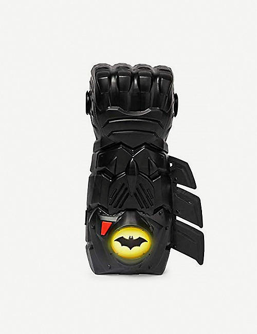 BATMAN: Batman Gauntlet interactive toy