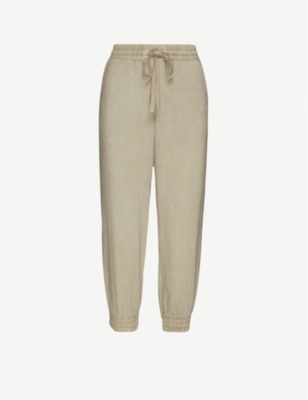 cropped jogging bottoms