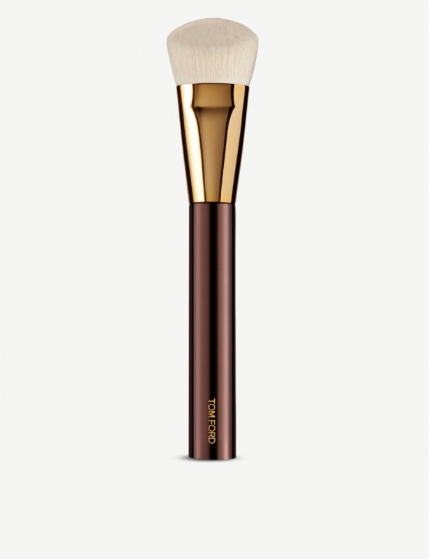 Shade and Illuminate Foundation Brush 2.5
