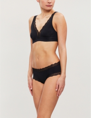 Shop Hanro Womens Low-rise Cotton-blend Briefs Black