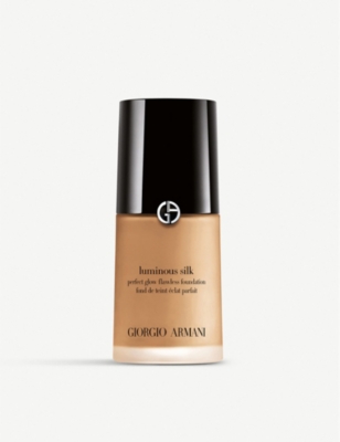 Shop Giorgio Armani 8.25 Luminous Silk Foundation