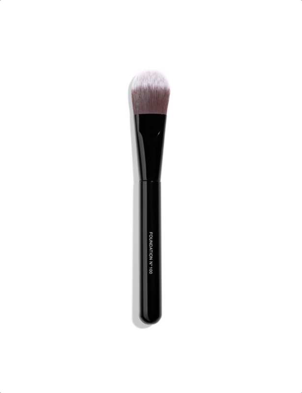FLUID FOUNDATION BRUSH Foundation Brush