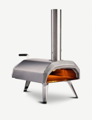 OONI: Karu wood and charcoal-fired portable pizza oven