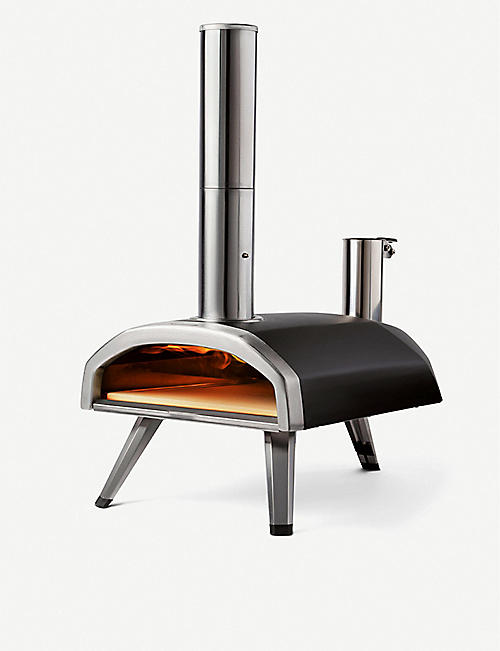 OONI: Fyra portable wood-fired outdoor pizza oven
