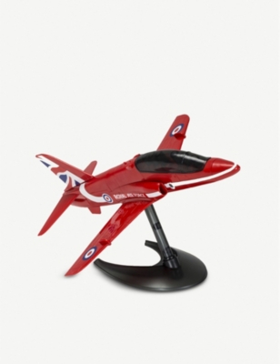 QUICKBUILD - QUICK BUILD RAF Red Arrows Hawk model kit 25.4cm ...