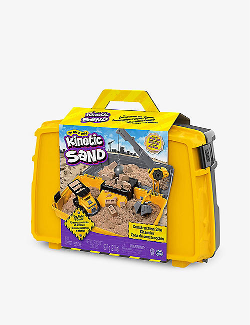 KINETIC SAND: Construction site folding sandbox playset