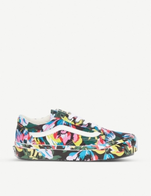 vans graphic shoes