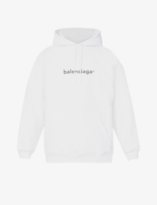 Discover Balenciaga clothing for men 