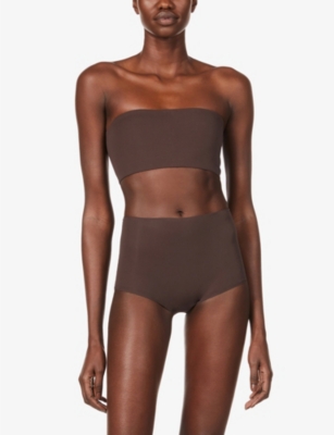 Shop Skims Fits Everybody Stretch-woven Bandeau Bra In Cocoa