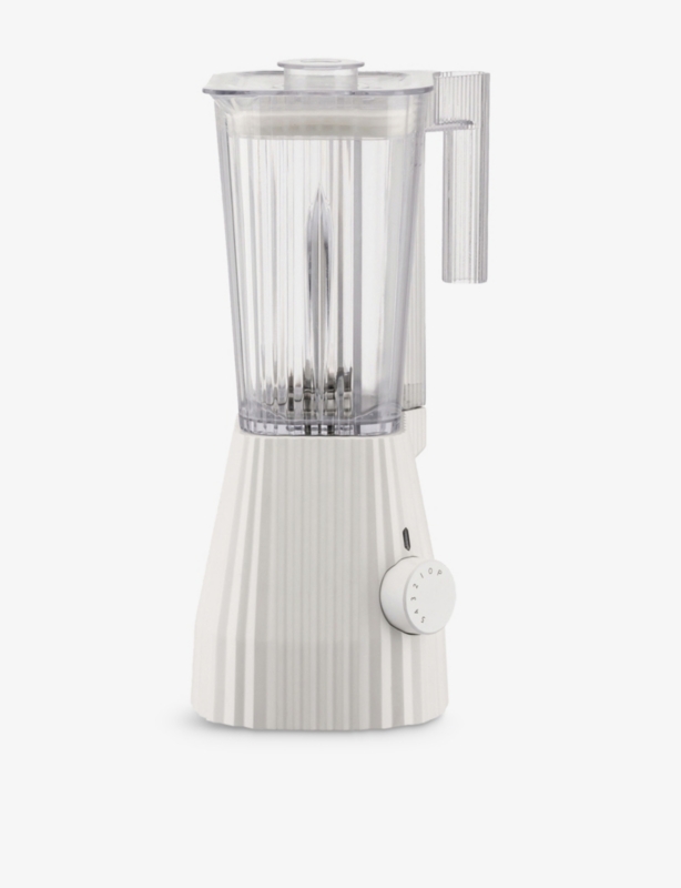 Plisse thermoplastic resin blender