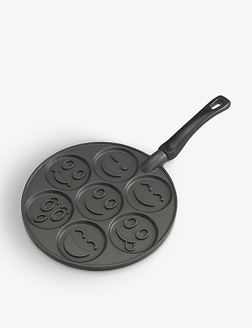 NORDICWARE: Smiley face aluminum pancake pan