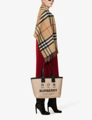 Shop Burberry Womens Black Giant Check Tasselled-trim Cashmere Scarf