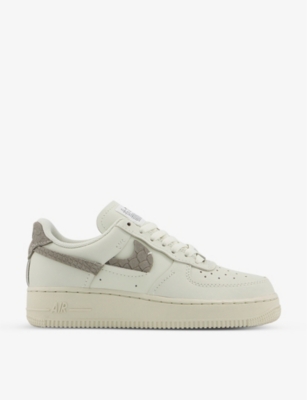 nike air force 1 07 leather trainers