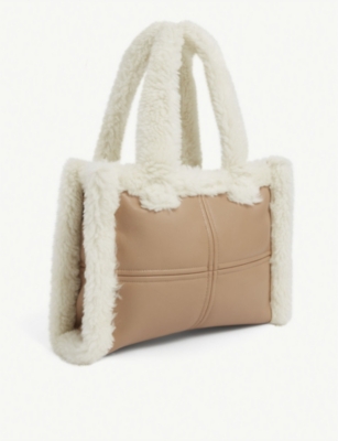 春物がお買い得 週末限定sale スタンド Stand レディース ショルダーバッグ フェイクシアリング もこもこ バッグ Liz Faux Shearling Shoulder Bag Taupe 還元祭 Www Kaneorthotics Co Nz