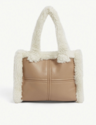 春物がお買い得 週末限定sale スタンド Stand レディース ショルダーバッグ フェイクシアリング もこもこ バッグ Liz Faux Shearling Shoulder Bag Taupe 還元祭 Www Kaneorthotics Co Nz
