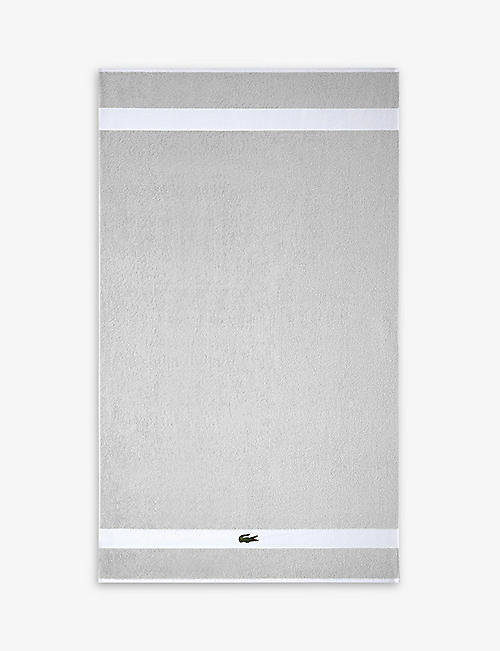 LACOSTE: Casual organic cotton bath sheet 90cm x 150cm
