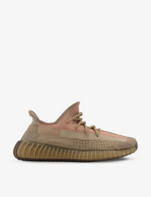 Yeezy mens hot sale trainers uk