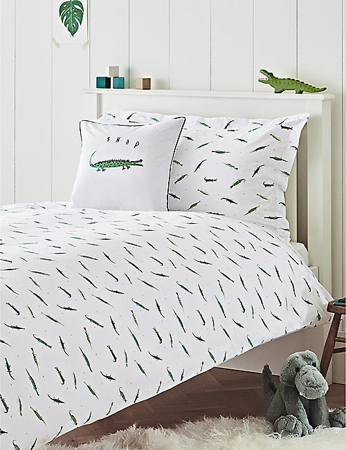 THE LITTLE WHITE COMPANY: Cedric The Croc cotton cot bed linen set