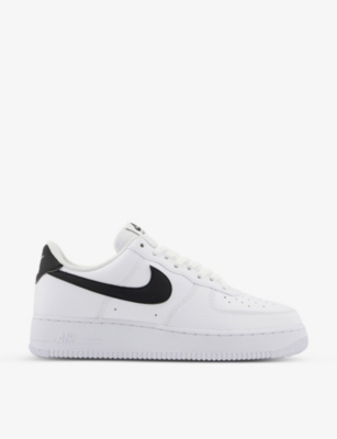 NIKE NIKE MENS WHITE BLACK AIR FORCE 1 ’07 LOW-TOP LEATHER TRAINERS,R03730904