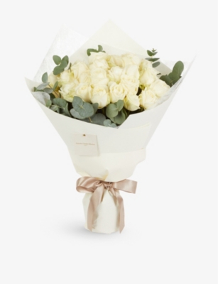 AOYAMA FLOWER MARKET: 24 White Roses bouquet