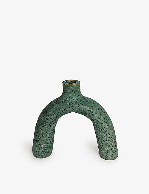 HOOD CERAMICS: Leggy medium stoneware vessel 18cm