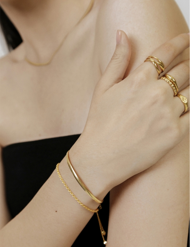Nura Cross Over 18ct yellow gold-plated vermeil recycled sterling-silver ring