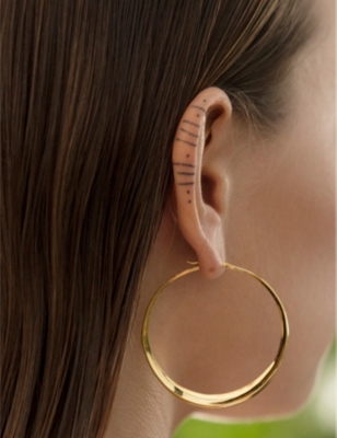 Shop Monica Vinader Women's Gold Deia Chamfered 18ct Gold-plated Vermeil Silver Hoop Earrings
