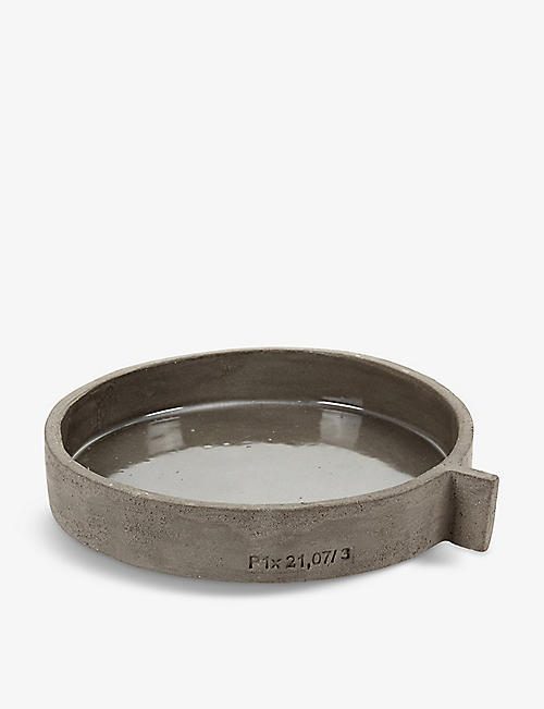 SERAX: Frédérick Gautier FCK Plateau stoneware-cement serving plate 21cm