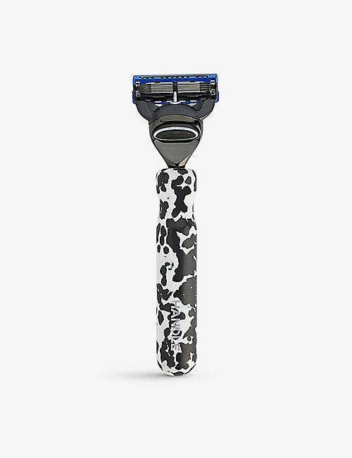HANDLE: Recycled-plastic razor with Gillette Fusion