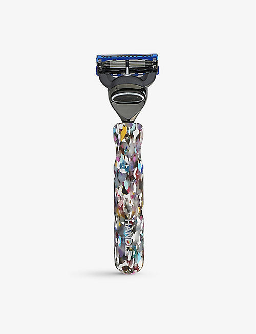 HANDLE: Recycled-plastic razor with Gillette Fusion