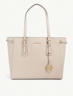 Michael kors voyager medium deals top zip tote