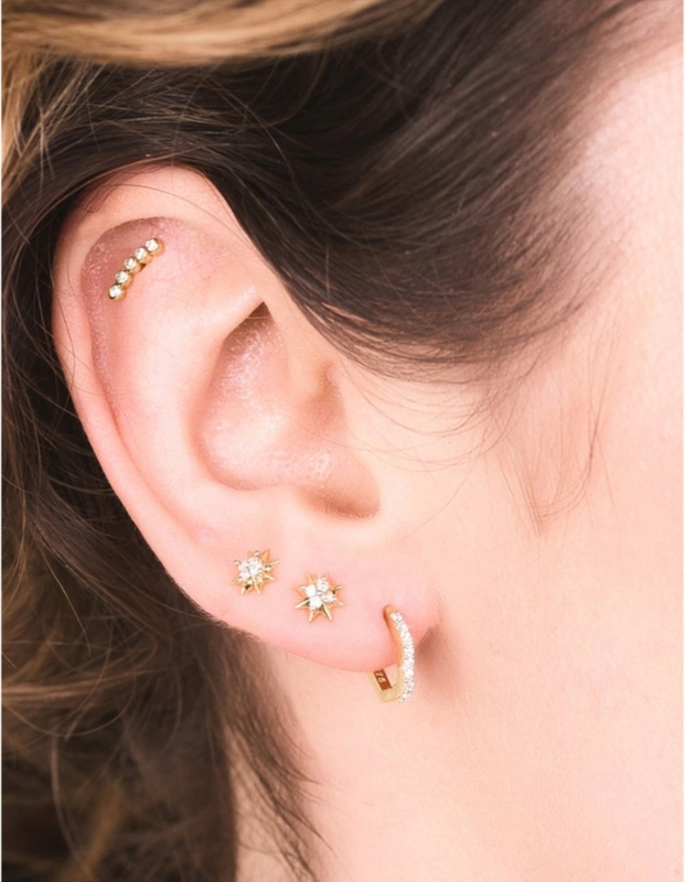 Curved 9ct yellow-gold and diamond stud earring
