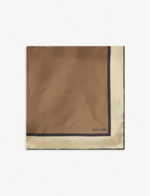 Contrasted trimmed s...