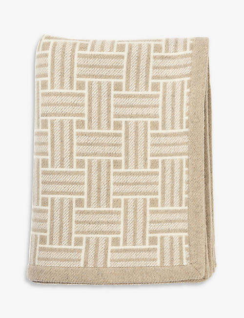 JOHNSTONS: Basket weave jacquard wool and cashmere-blend throw 180x131cm