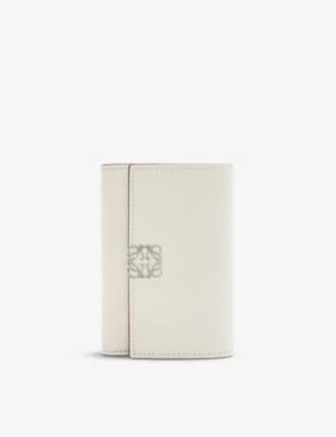 Loewe Anagram-embellished Grained Leather Wallet In Light Ghost
