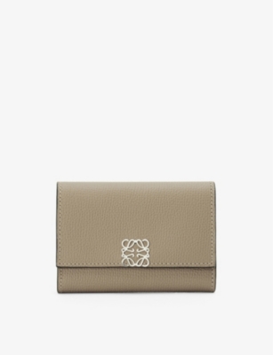 Loewe Anagram-embellished Grained Leather Wallet In Sand
