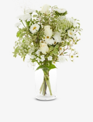 AOYAMA FLOWER MARKET: Innocent Glow roses bouquet