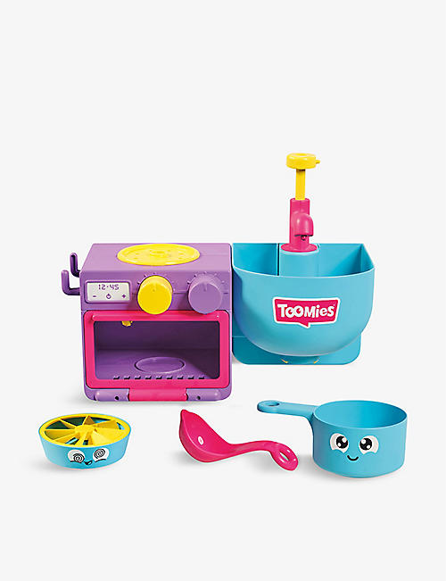 TOMY: Bubble & Bake Bathtime Kitchen bath toy set
