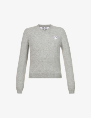 COMME DES GARÇONS PLAY COMME DES GARCONS PLAY WOMEN'S LIGHT GREY HEART-EMBROIDERED WOOL JUMPER,49504423