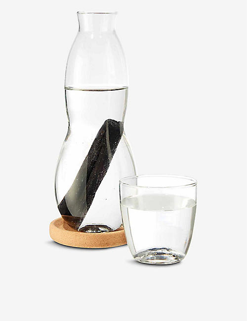 BLACK+BLUM: Personal hand-blown glass carafe set 800ml