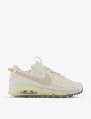 Selfridges vapormax clearance