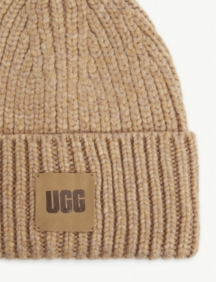 UGG: Logo-patch knitted beanie hat
