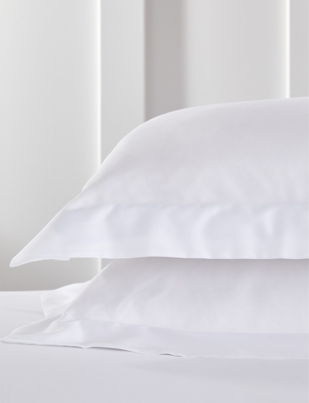 Bordered super-king cotton Oxford pillowcase 50cm x 90cm