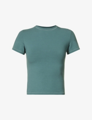 Skims Round-neck Fitted Stretch-cotton T-shirt In Kyanite