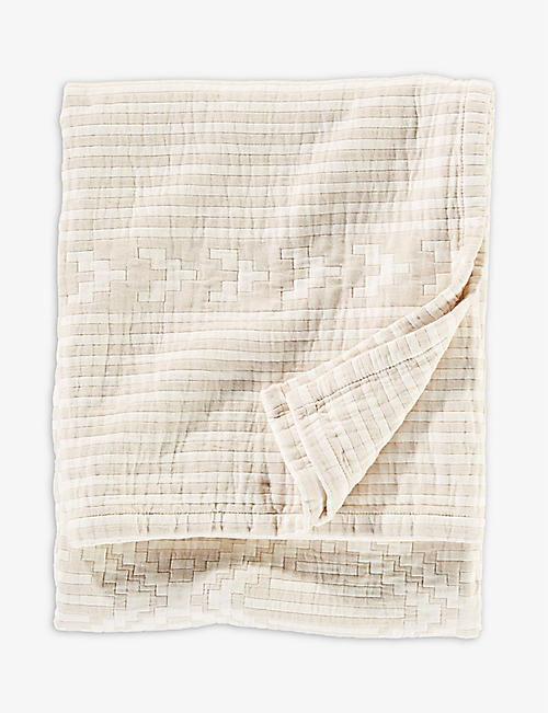 PENDLETON: Echo Bluff graphic-pattern cotton blanket 167cm x 228cm