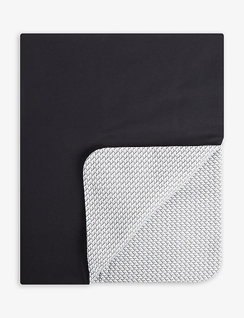 EMPORIO ARMANI: Contrast-logo printed cotton blanket